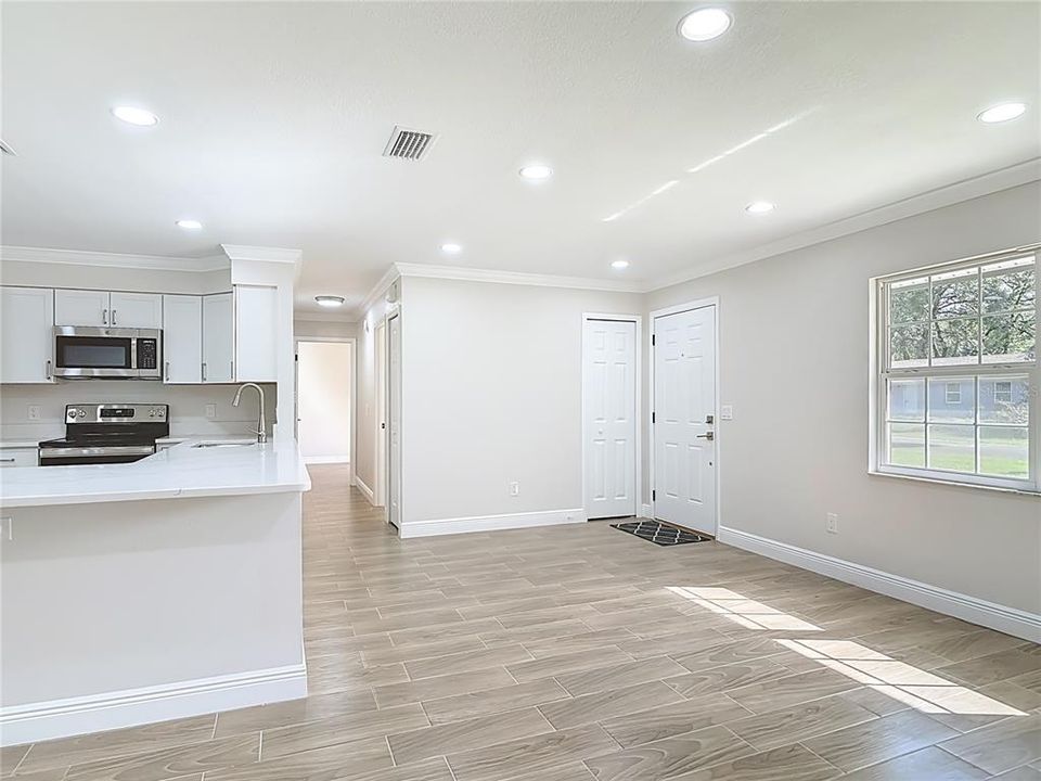 En Venta: $315,000 (3 camas, 2 baños, 1050 Pies cuadrados)