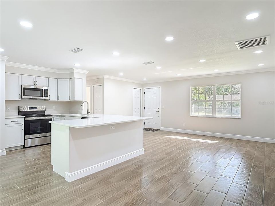 En Venta: $315,000 (3 camas, 2 baños, 1050 Pies cuadrados)