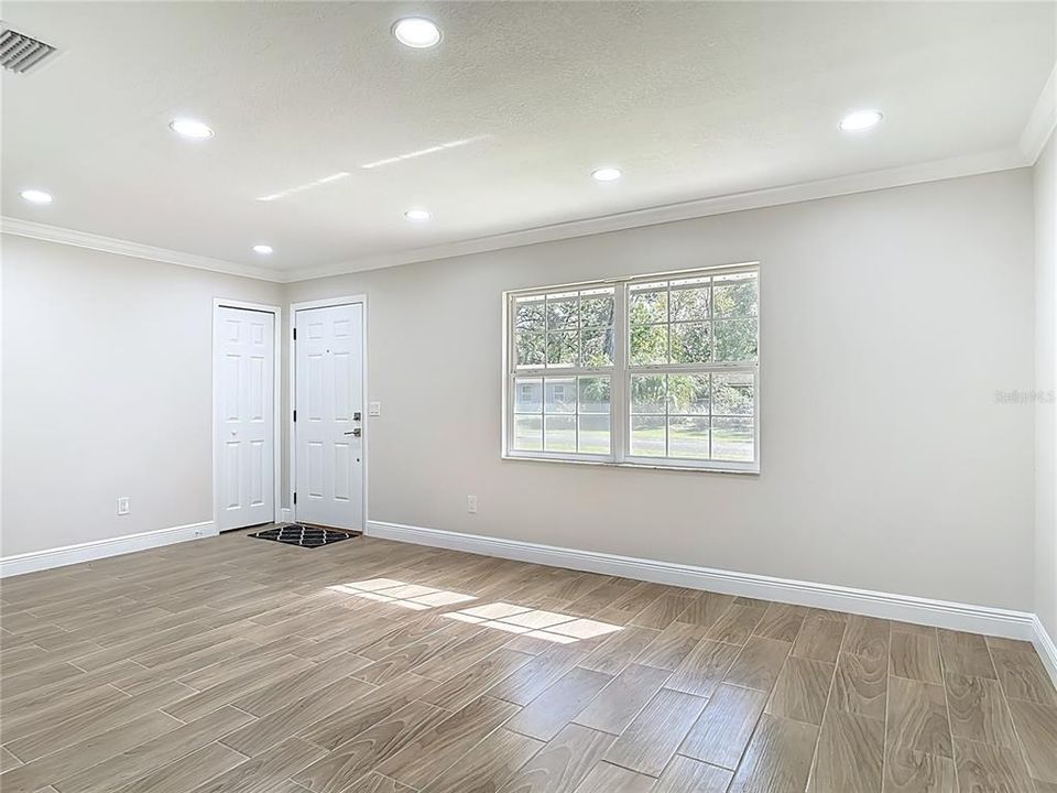 En Venta: $315,000 (3 camas, 2 baños, 1050 Pies cuadrados)