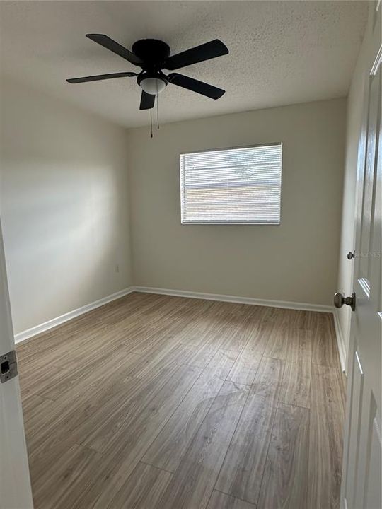 待售: $200,000 (3 贝兹, 1 浴室, 1000 平方英尺)