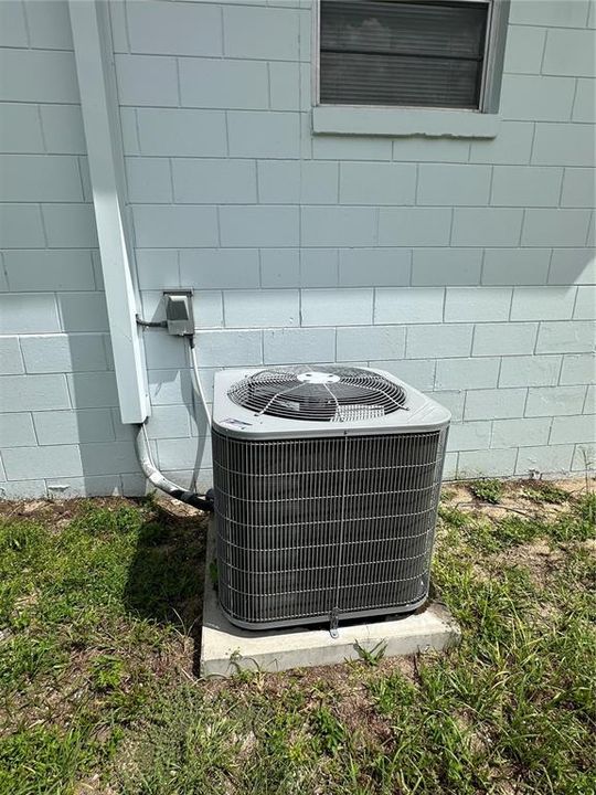 待售: $200,000 (3 贝兹, 1 浴室, 1000 平方英尺)