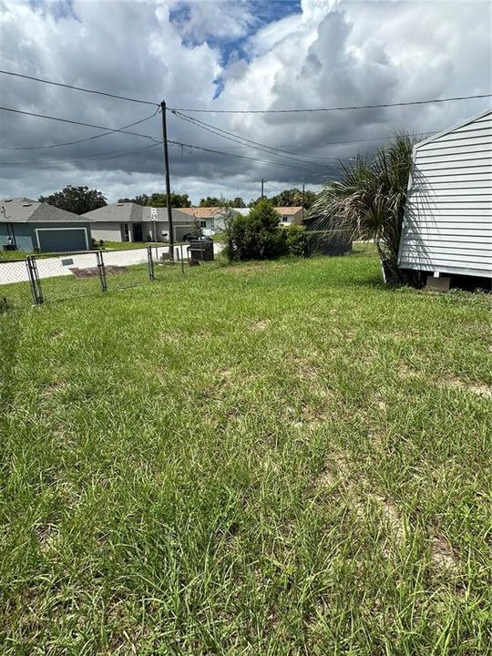 待售: $200,000 (3 贝兹, 1 浴室, 1000 平方英尺)