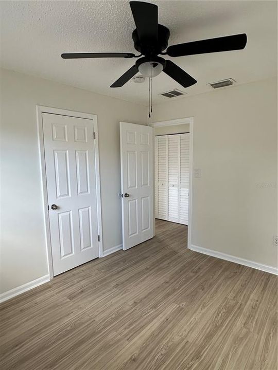 待售: $200,000 (3 贝兹, 1 浴室, 1000 平方英尺)