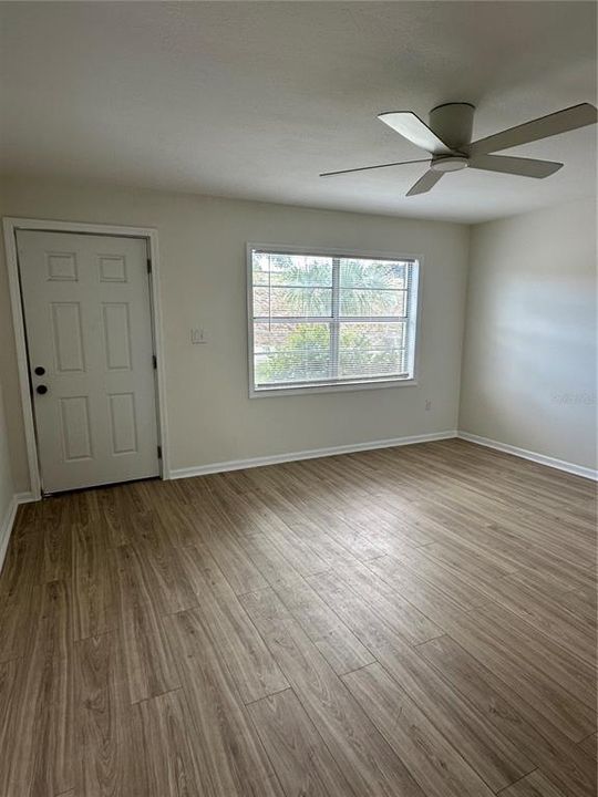 待售: $200,000 (3 贝兹, 1 浴室, 1000 平方英尺)