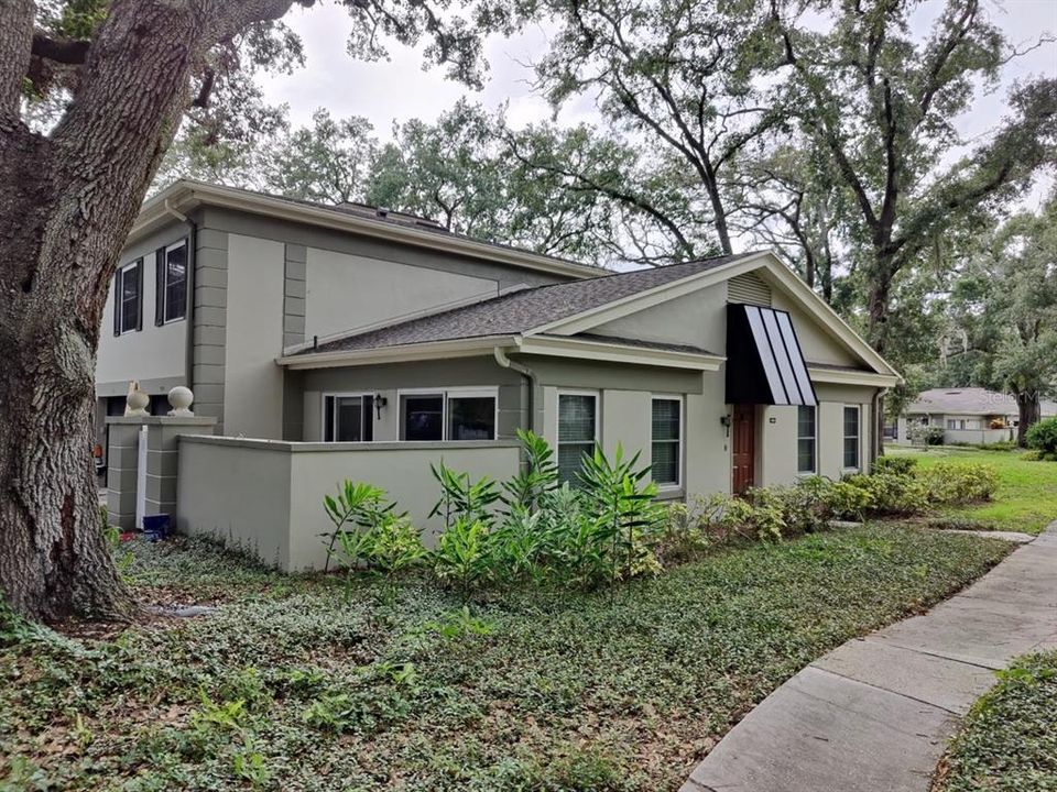 For Rent: $2,150 (3 beds, 2 baths, 1272 Square Feet)