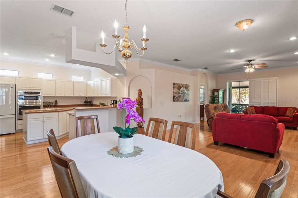 待售: $352,900 (3 贝兹, 2 浴室, 1804 平方英尺)