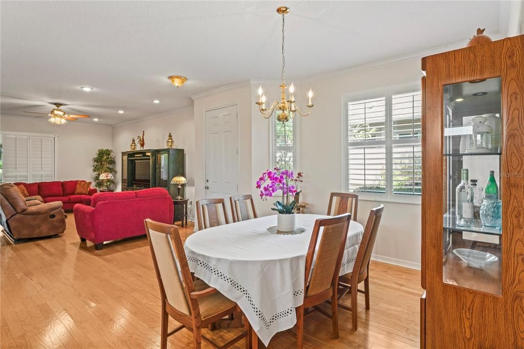 待售: $352,900 (3 贝兹, 2 浴室, 1804 平方英尺)