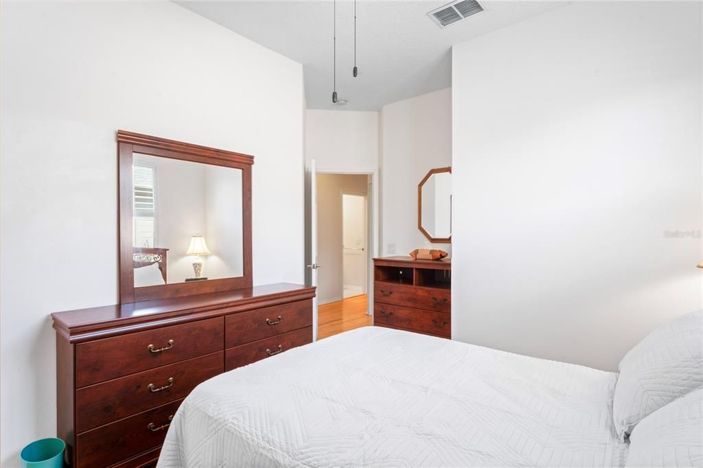 待售: $352,900 (3 贝兹, 2 浴室, 1804 平方英尺)