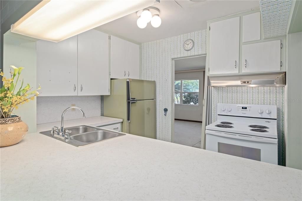 For Sale: $569,000 (3 beds, 2 baths, 1654 Square Feet)