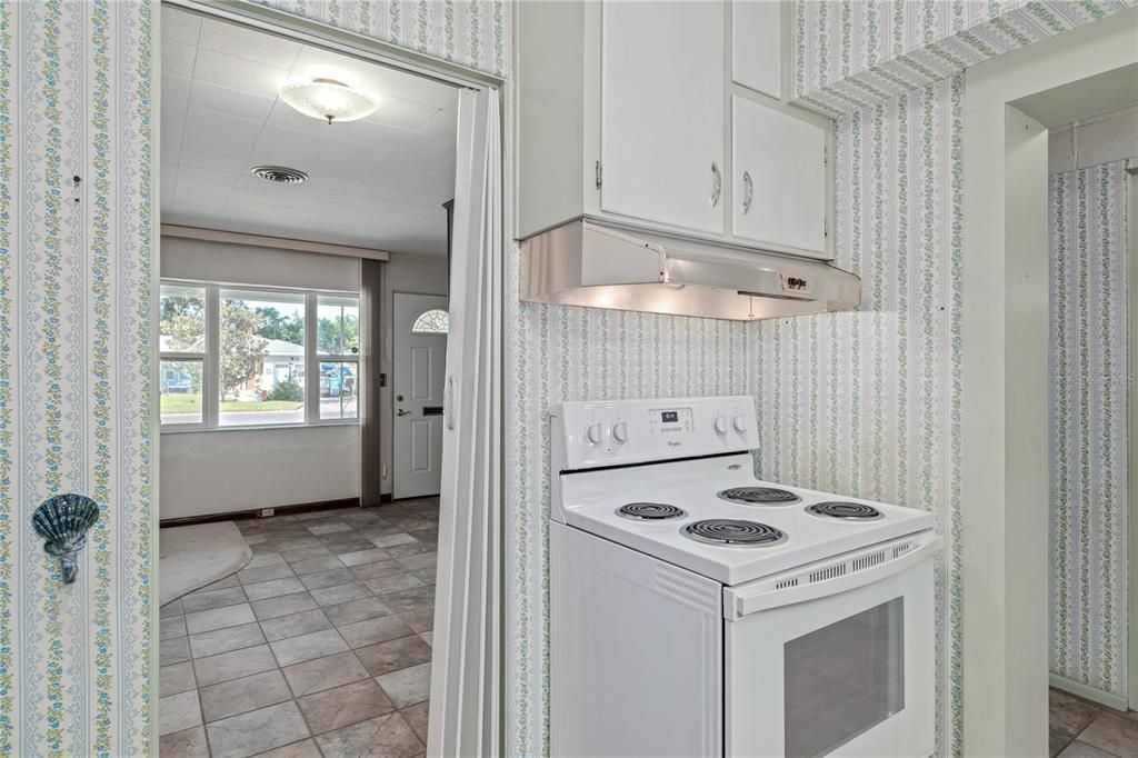 For Sale: $569,000 (3 beds, 2 baths, 1654 Square Feet)