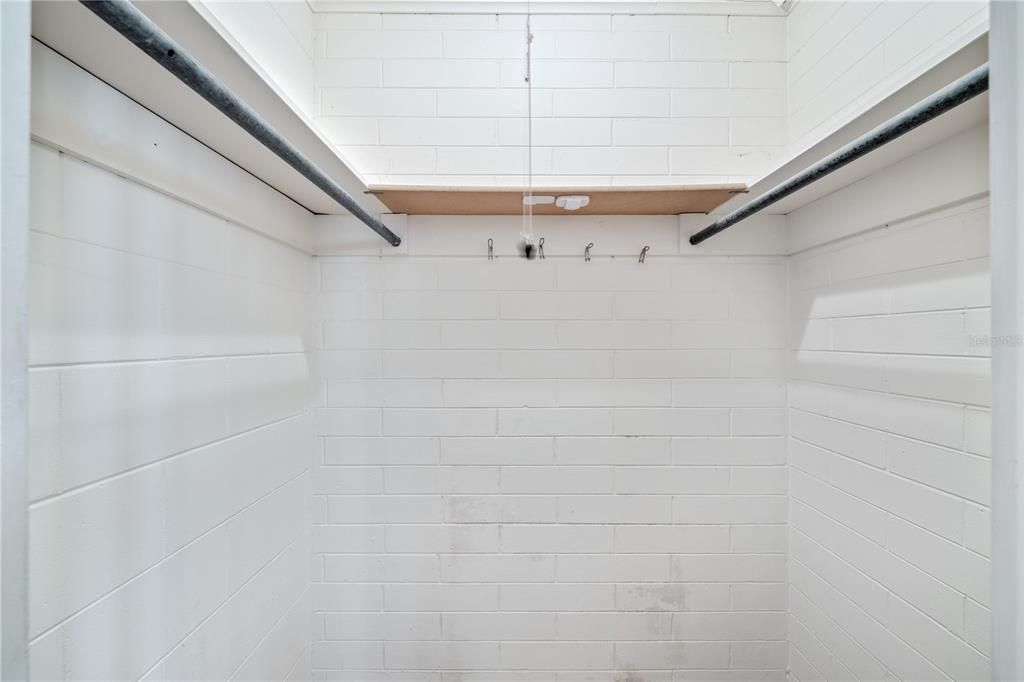 For Sale: $569,000 (3 beds, 2 baths, 1654 Square Feet)