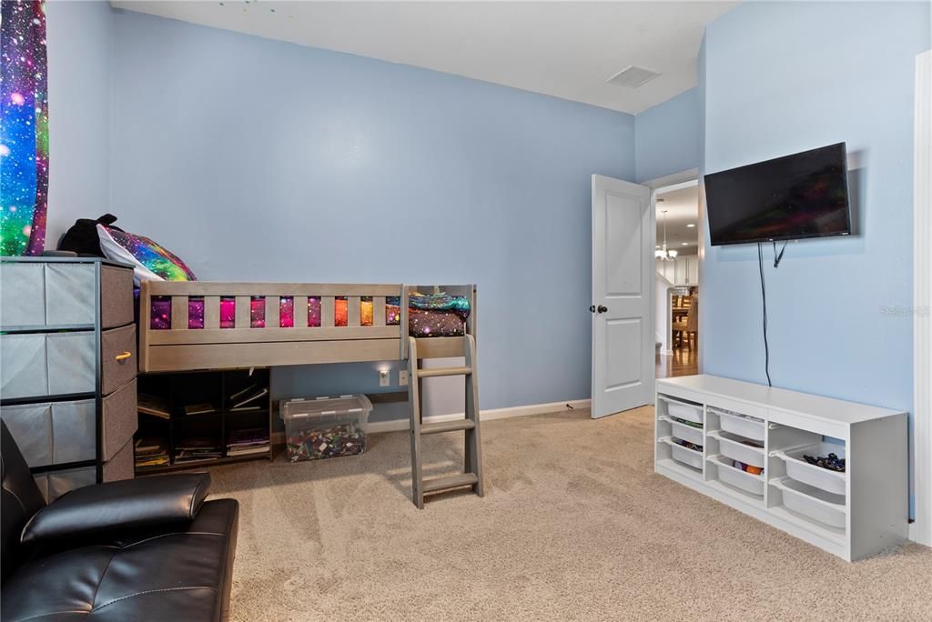 For Sale: $725,000 (6 beds, 5 baths, 4732 Square Feet)