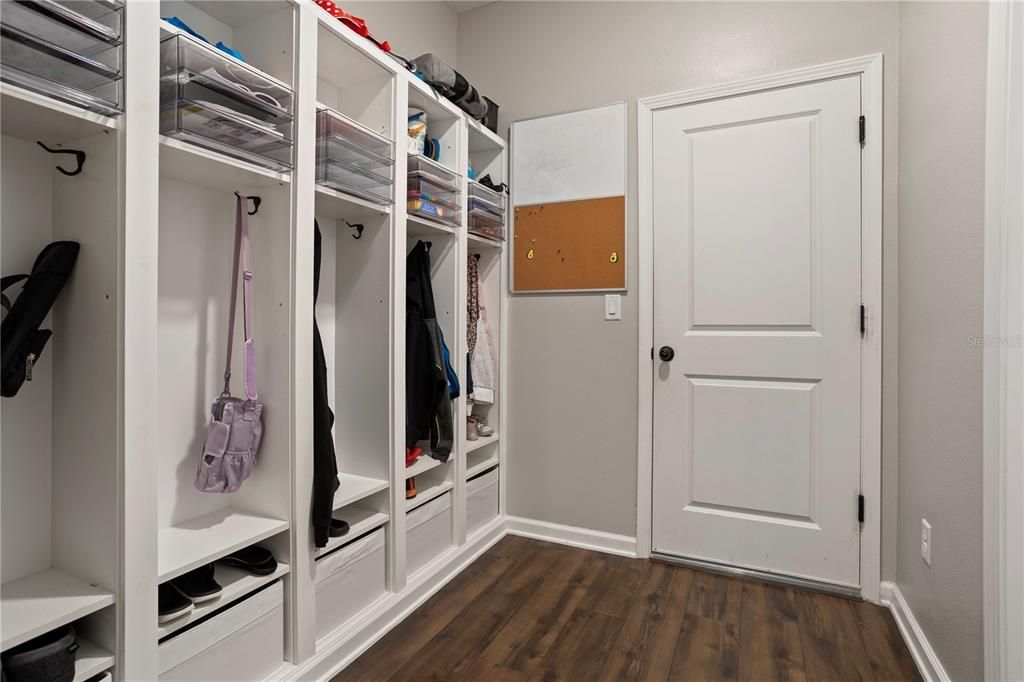 For Sale: $725,000 (6 beds, 5 baths, 4732 Square Feet)