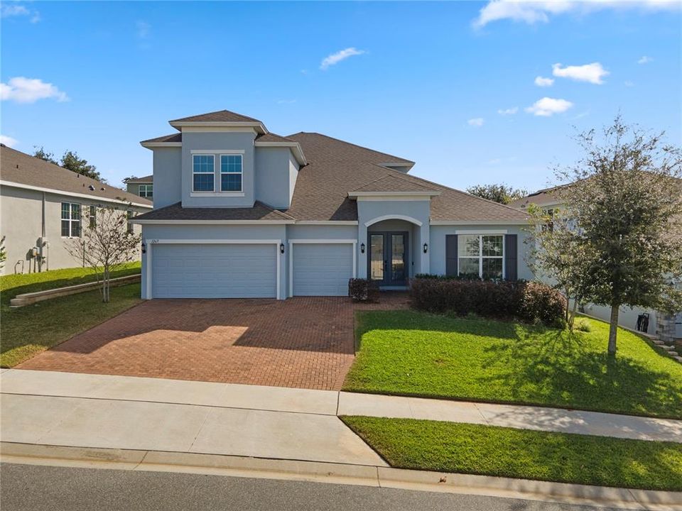 For Sale: $725,000 (6 beds, 5 baths, 4732 Square Feet)