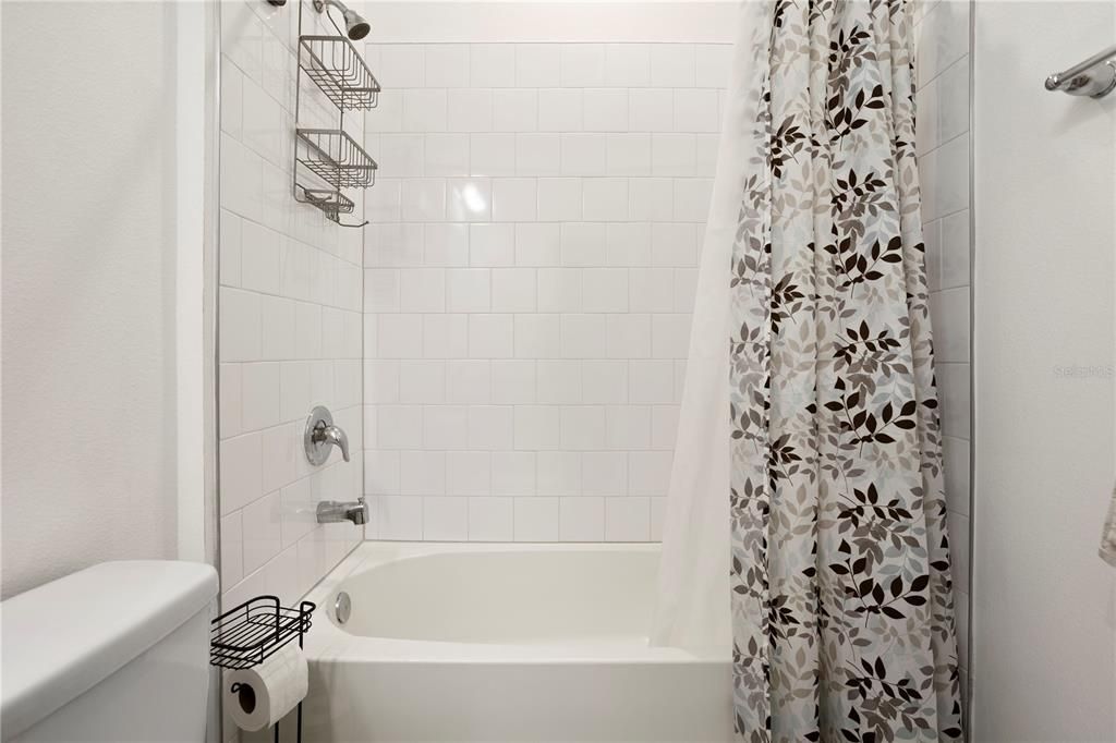 For Sale: $725,000 (6 beds, 5 baths, 4732 Square Feet)