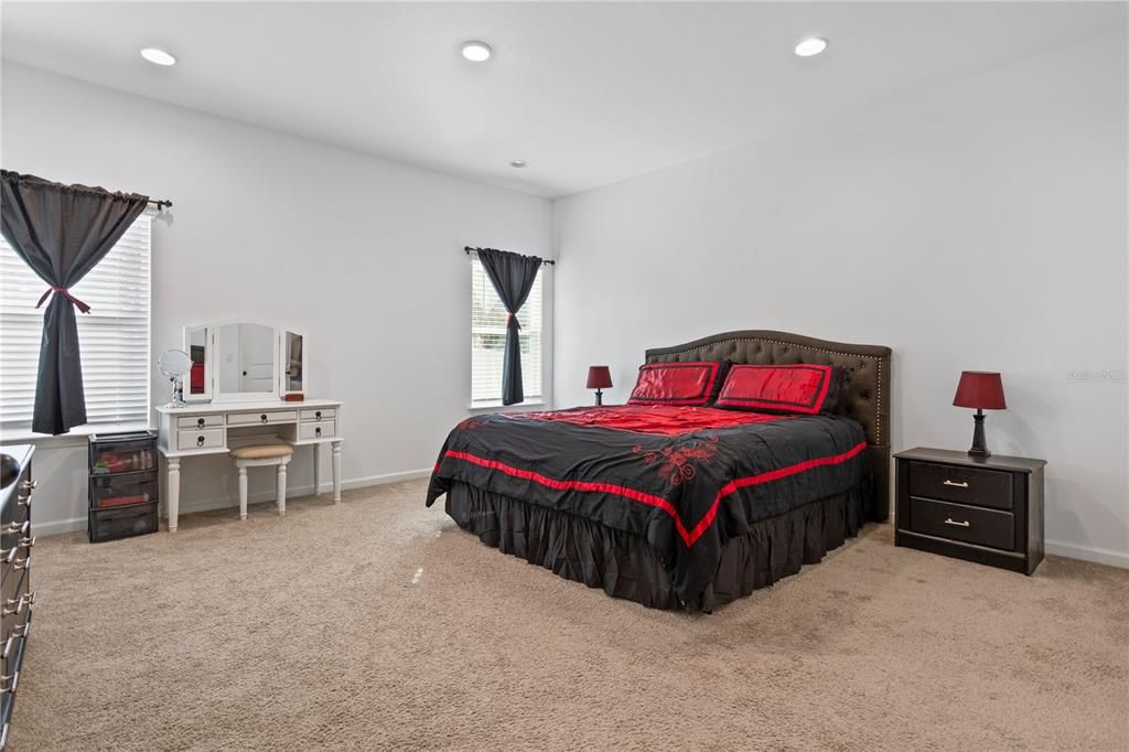 For Sale: $725,000 (6 beds, 5 baths, 4732 Square Feet)