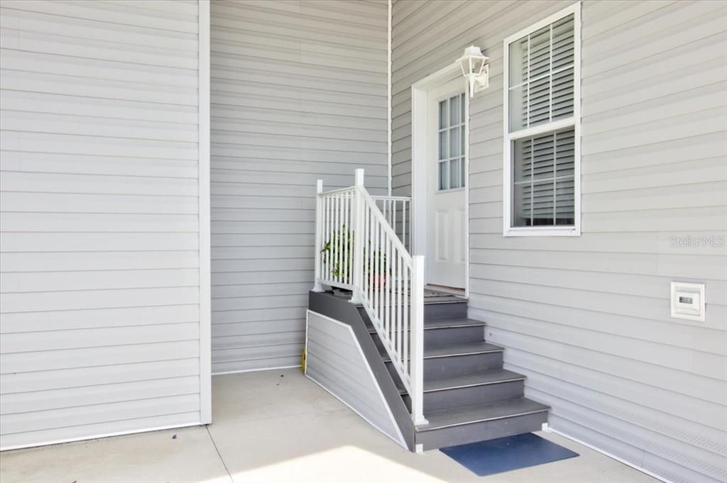 For Sale: $199,900 (2 beds, 2 baths, 960 Square Feet)