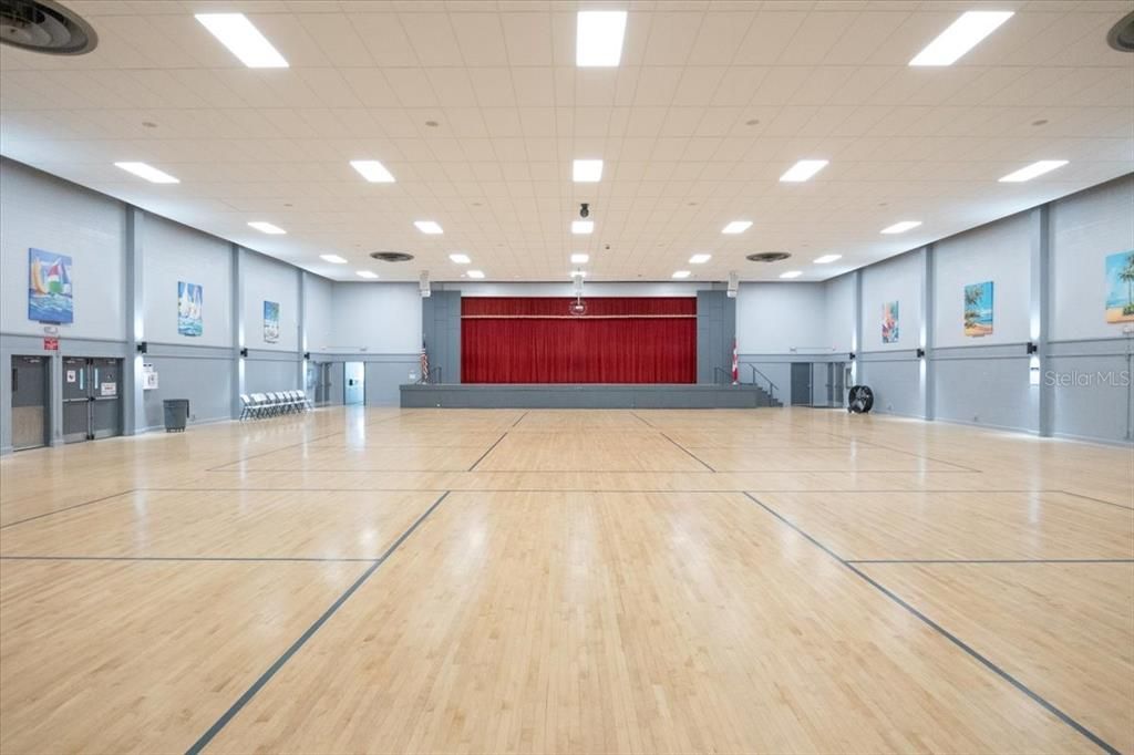 For Sale: $199,900 (2 beds, 2 baths, 960 Square Feet)