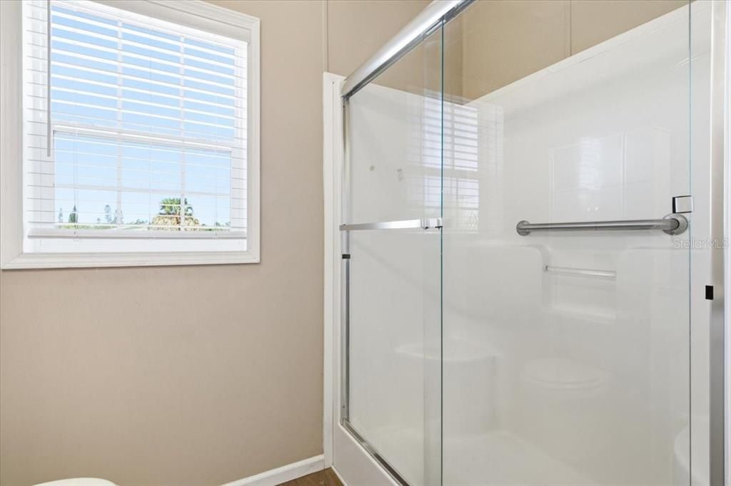 For Sale: $199,900 (2 beds, 2 baths, 960 Square Feet)