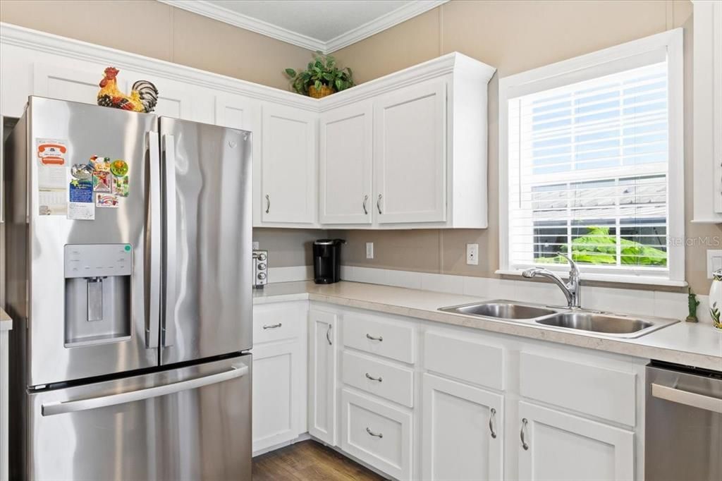 For Sale: $199,900 (2 beds, 2 baths, 960 Square Feet)