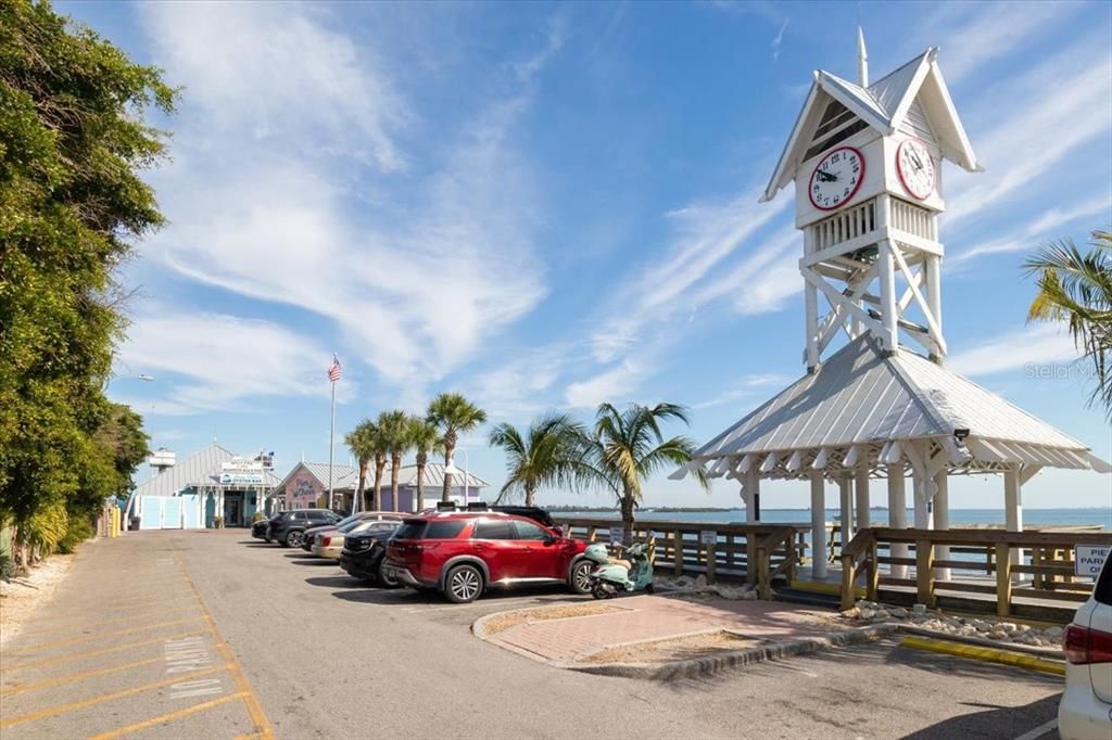 For Sale: $199,900 (2 beds, 2 baths, 960 Square Feet)