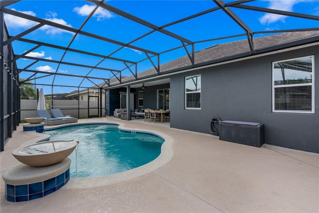 For Sale: $554,900 (4 beds, 2 baths, 2138 Square Feet)