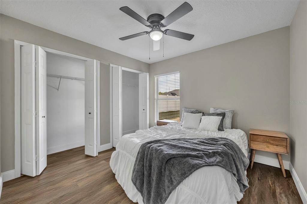 Activo con contrato: $389,900 (4 camas, 2 baños, 1596 Pies cuadrados)