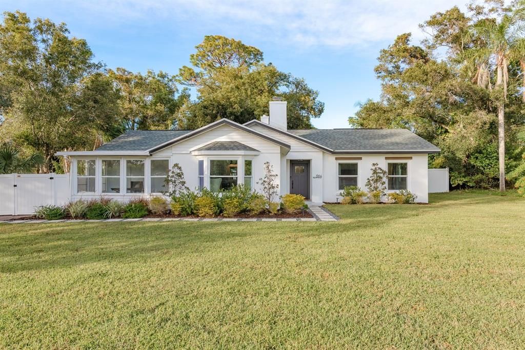 Active With Contract: $650,000 (4 beds, 3 baths, 1928 Square Feet)