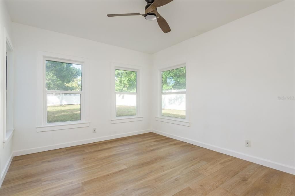 Active With Contract: $650,000 (4 beds, 3 baths, 1928 Square Feet)