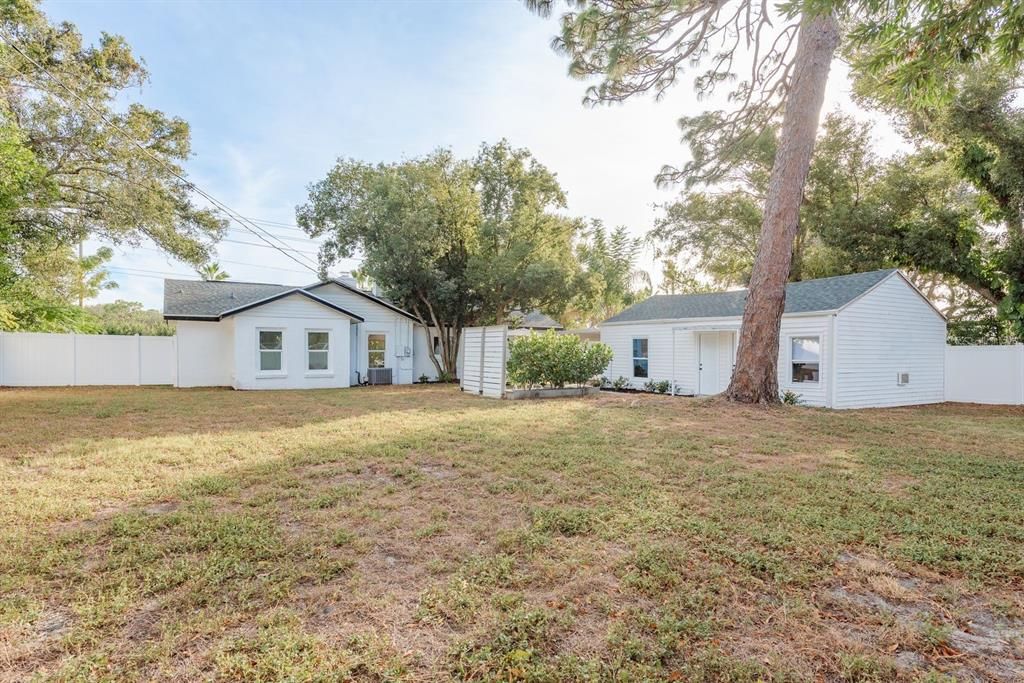 Active With Contract: $650,000 (4 beds, 3 baths, 1928 Square Feet)