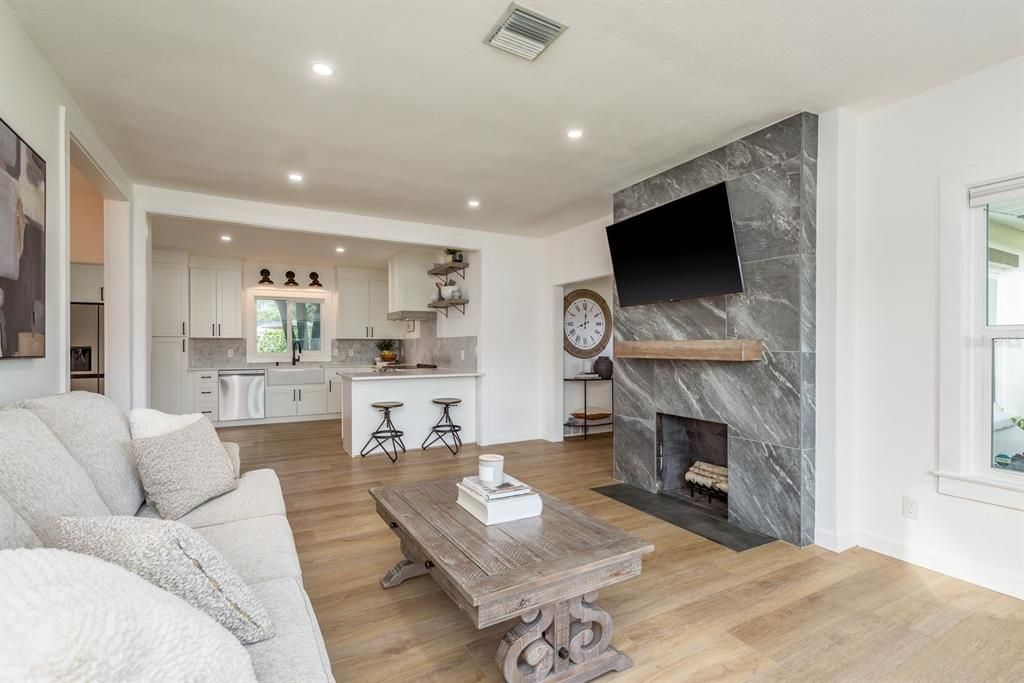 Active With Contract: $650,000 (4 beds, 3 baths, 1928 Square Feet)