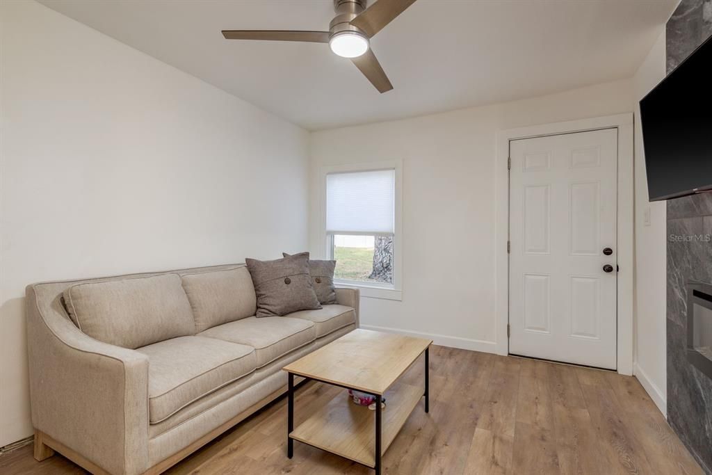 Active With Contract: $650,000 (4 beds, 3 baths, 1928 Square Feet)