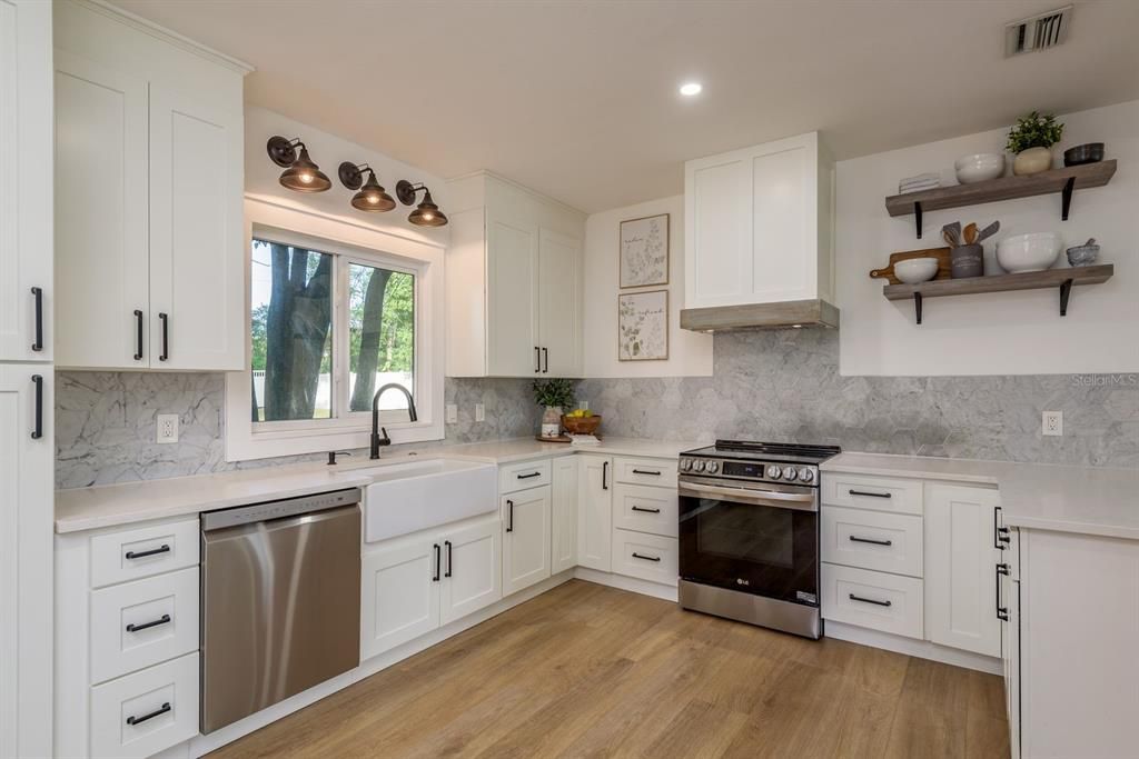 Active With Contract: $650,000 (4 beds, 3 baths, 1928 Square Feet)