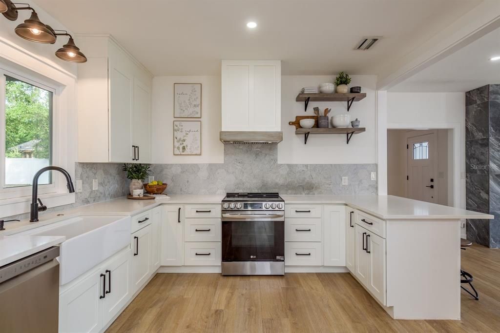 Active With Contract: $650,000 (4 beds, 3 baths, 1928 Square Feet)