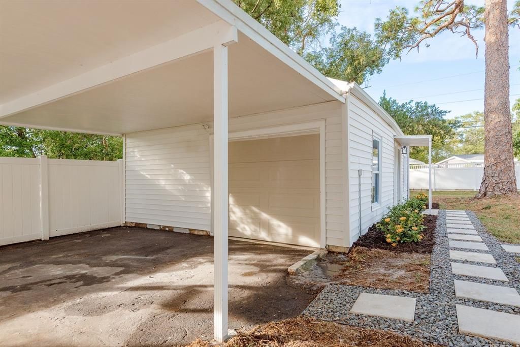 Active With Contract: $650,000 (4 beds, 3 baths, 1928 Square Feet)