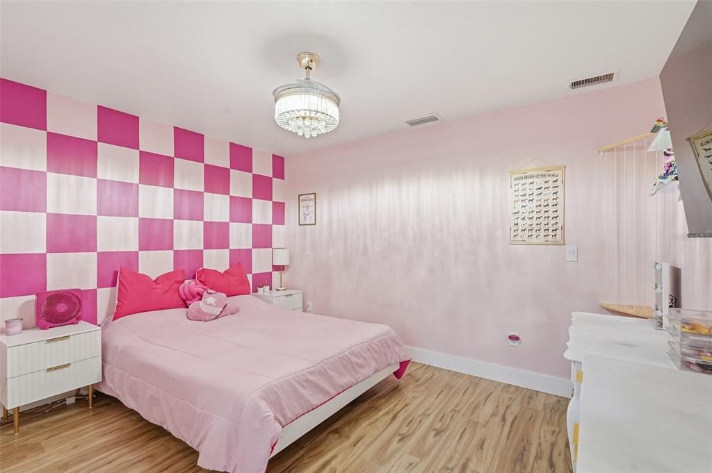 For Sale: $2,275,000 (3 beds, 2 baths, 2411 Square Feet)