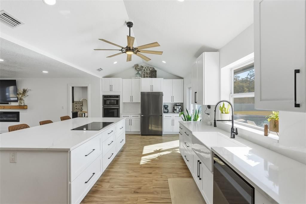 For Sale: $2,275,000 (3 beds, 2 baths, 2411 Square Feet)