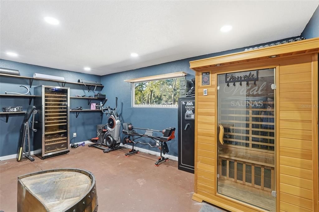 For Sale: $2,275,000 (3 beds, 2 baths, 2411 Square Feet)