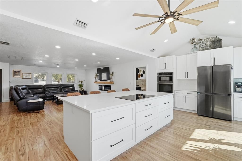 For Sale: $2,275,000 (3 beds, 2 baths, 2411 Square Feet)