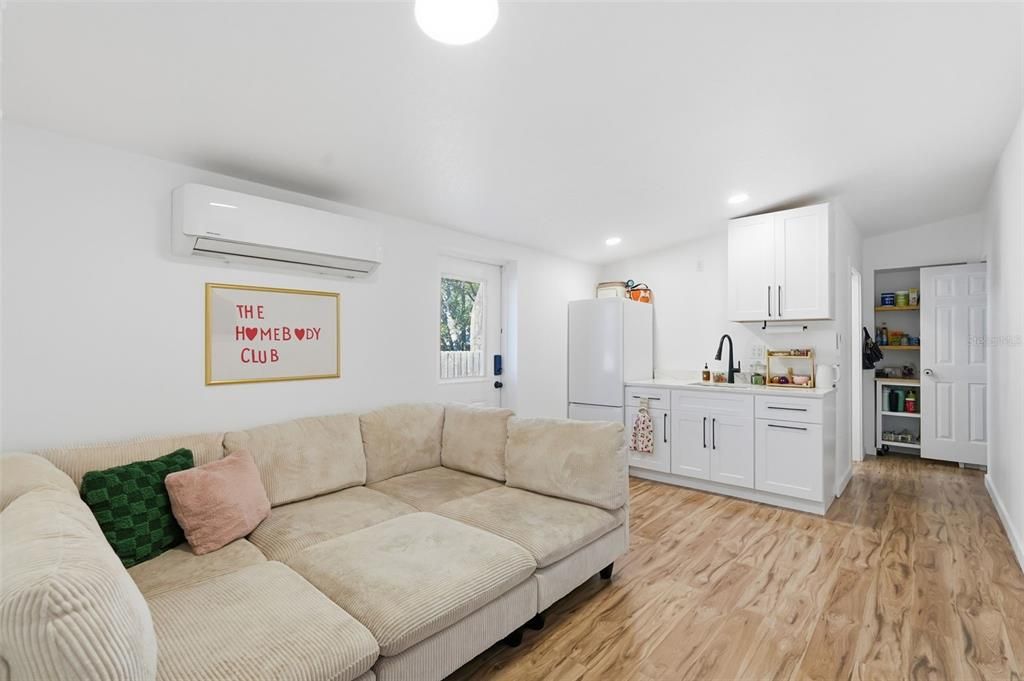 For Sale: $2,275,000 (3 beds, 2 baths, 2411 Square Feet)