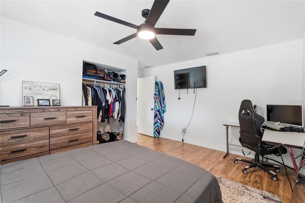 For Sale: $2,275,000 (3 beds, 2 baths, 2411 Square Feet)