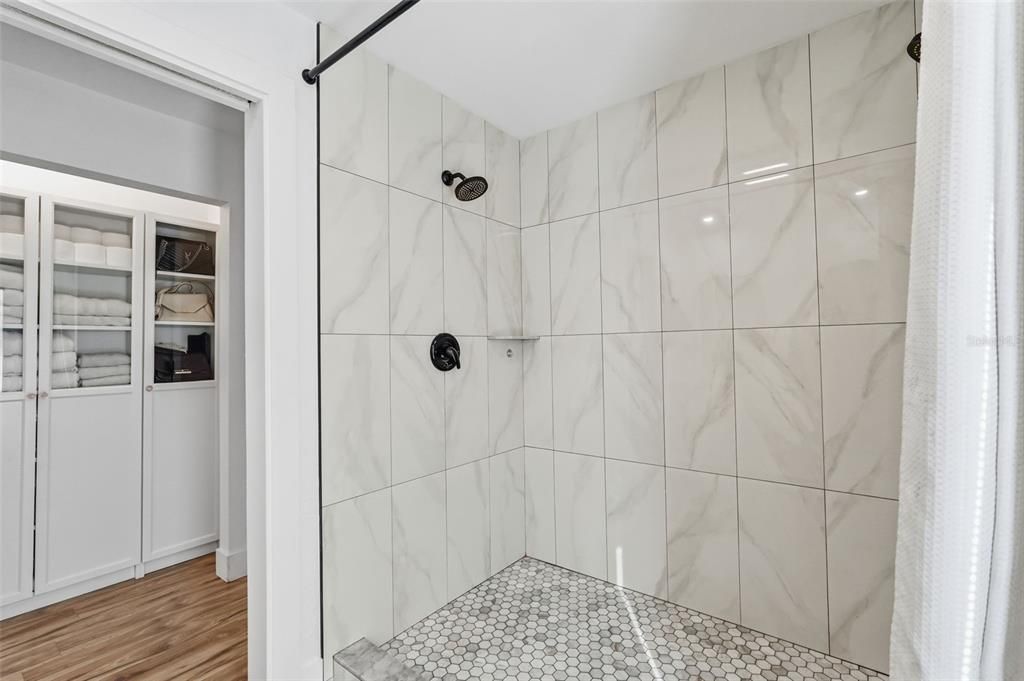 For Sale: $2,275,000 (3 beds, 2 baths, 2411 Square Feet)