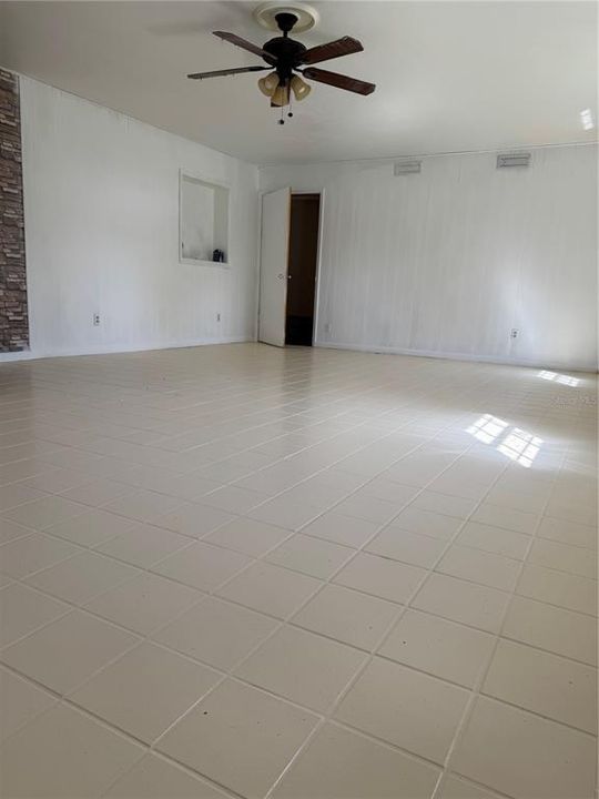 En Renta: $1,500 (1 camas, 1 baños, 2881 Pies cuadrados)