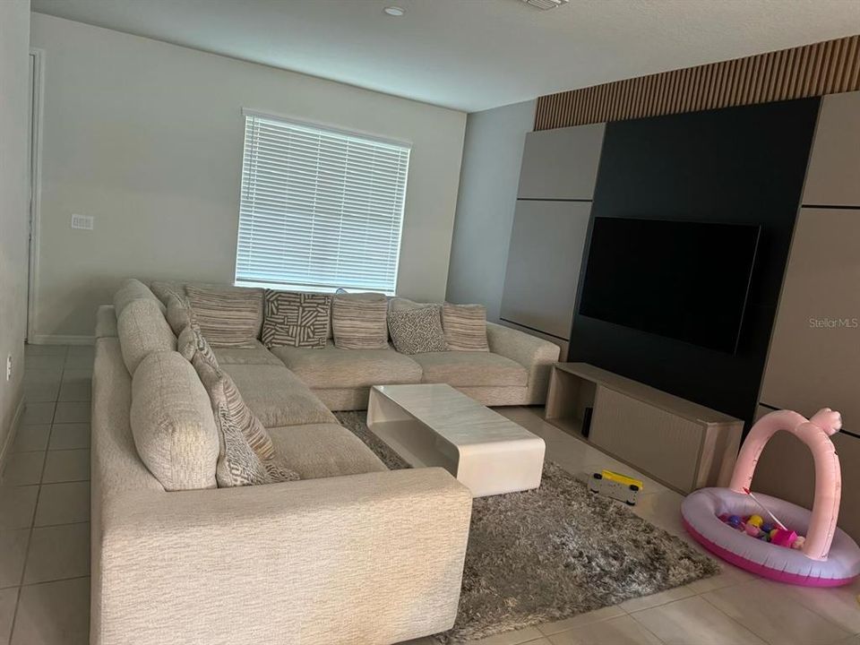 For Rent: $2,300 (3 beds, 2 baths, 1617 Square Feet)