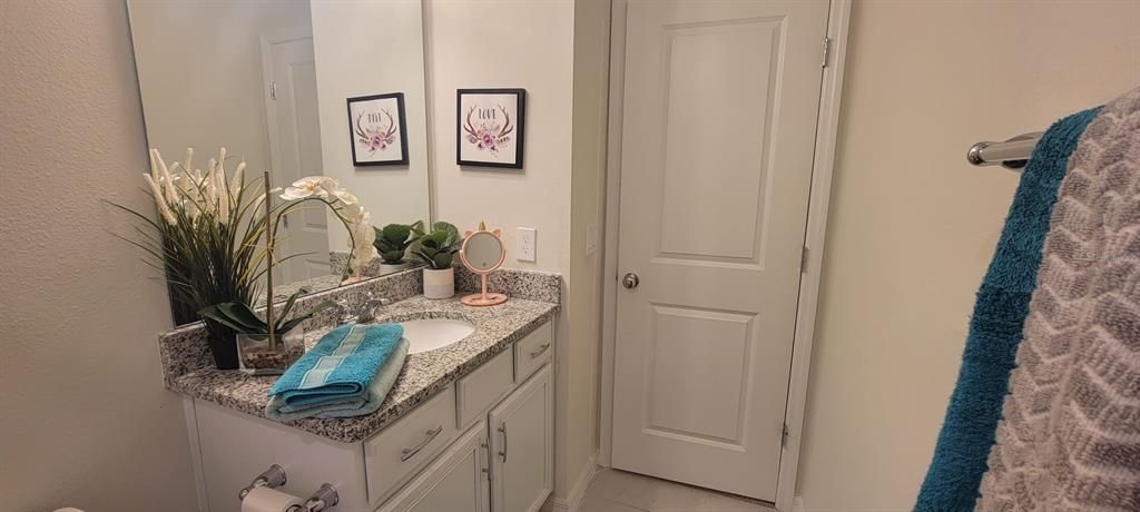 For Rent: $2,300 (3 beds, 2 baths, 1617 Square Feet)