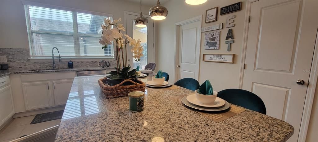 For Rent: $2,300 (3 beds, 2 baths, 1617 Square Feet)