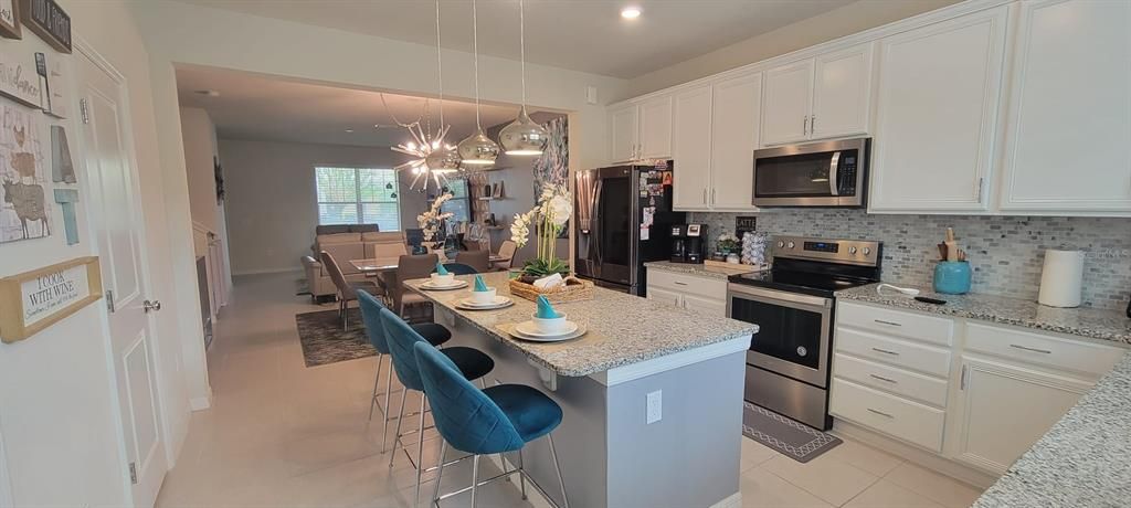 For Rent: $2,300 (3 beds, 2 baths, 1617 Square Feet)