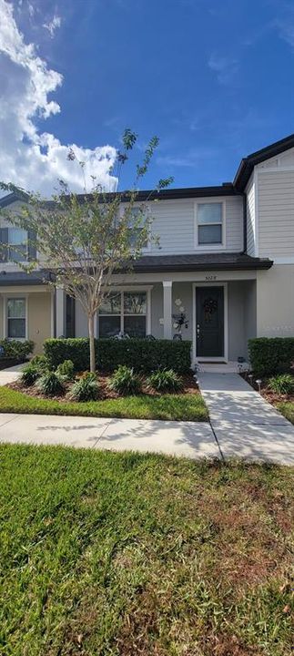 For Rent: $2,300 (3 beds, 2 baths, 1617 Square Feet)