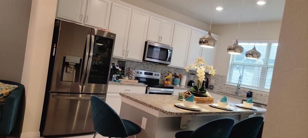 For Rent: $2,300 (3 beds, 2 baths, 1617 Square Feet)