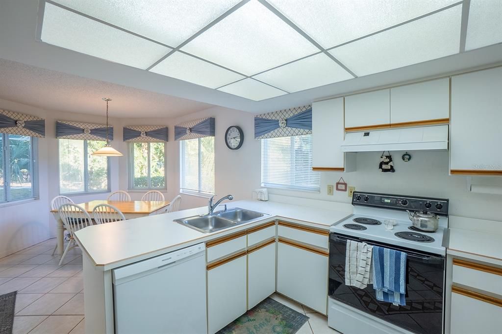 For Sale: $345,000 (3 beds, 2 baths, 1677 Square Feet)